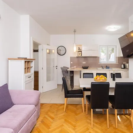 Boja Nel Blu Stanici